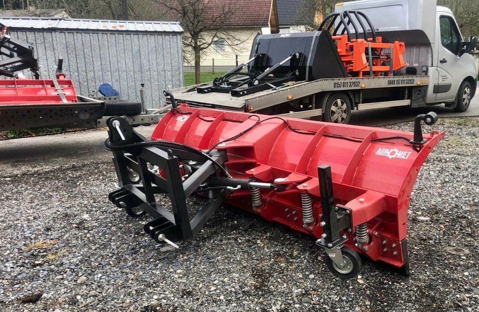 AGROMET Hydr.Maxi SCHNEESCHILD 3.0m mit 3punkt oder HOFLADER Aufn in Celle