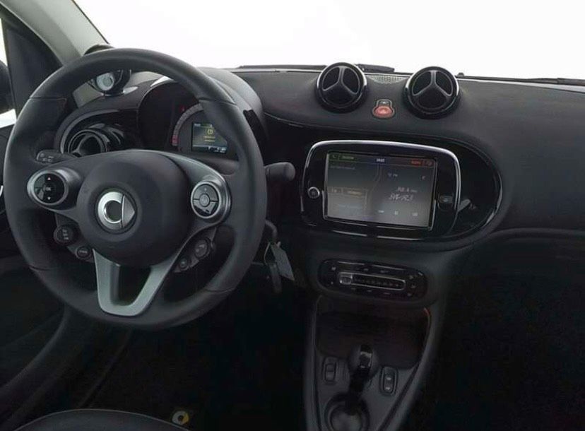 Smart ForTwo EQ Cabrio / Prime Line / Rückfahrkamera uvm. in Esslingen