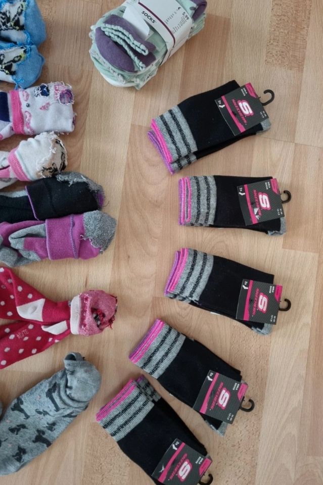 Mädchen Socken konvolut Paket gr. 31-34 in Bielefeld