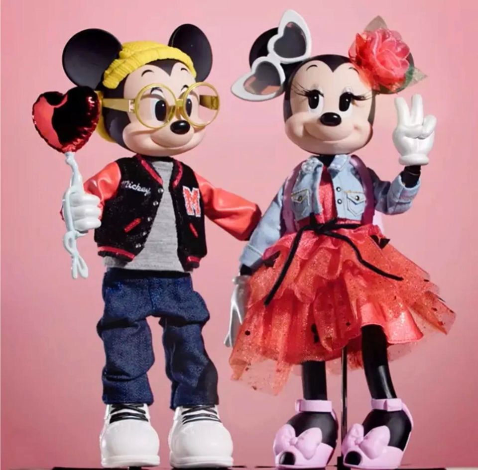 Disney Store Mickey und Minnie Limited 2022 Valentine's Day Puppe in Herrischried