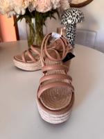 Neue Sommer Wedges / Plateau Sandalen Nude 38,5 Baden-Württemberg - Heidelberg Vorschau