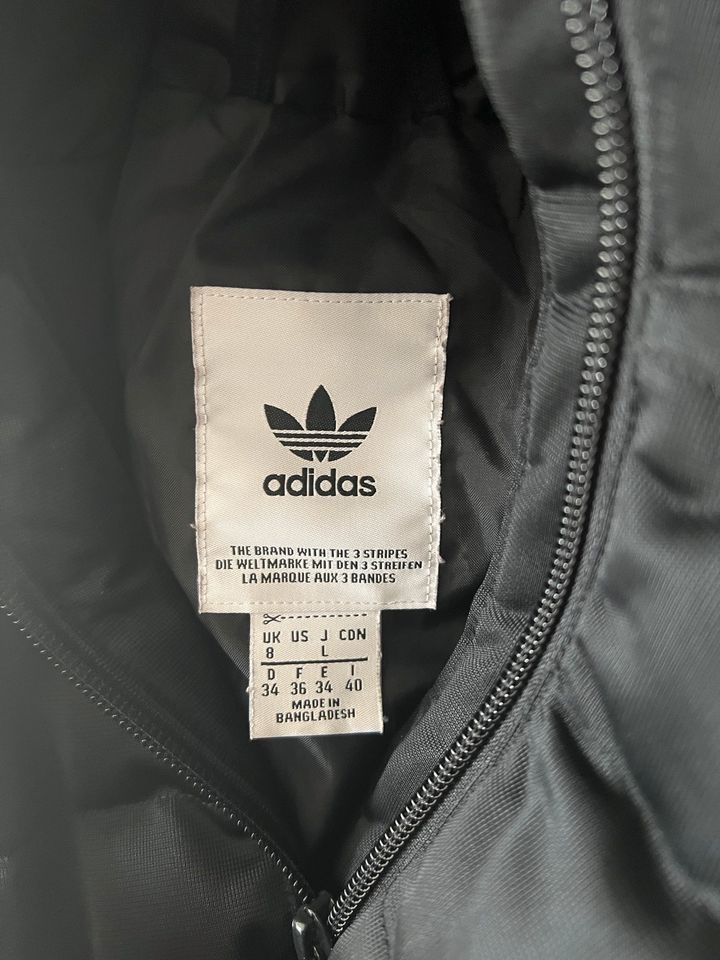 Adidas Damen Daunenjacke in Fränkisch-Crumbach