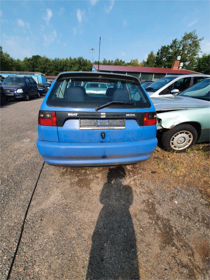 Seat Ibiza 6K Schlachtfest Ersatzteile Einzelteile Blau Bj.1998 in Bremervörde