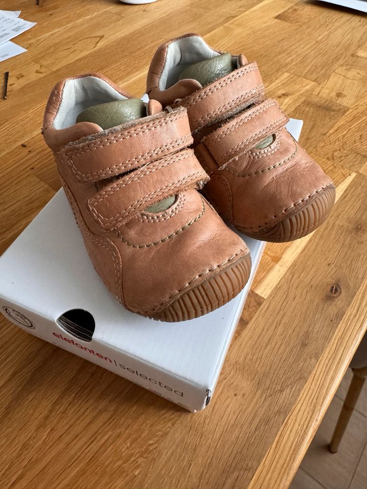 Elefanten Baby Schuhe in Stuttgart