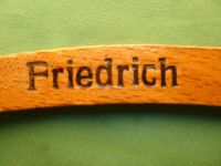 Holzkleiderbügel/ Friedrich Gronau Sachsen - Lößnitz Vorschau