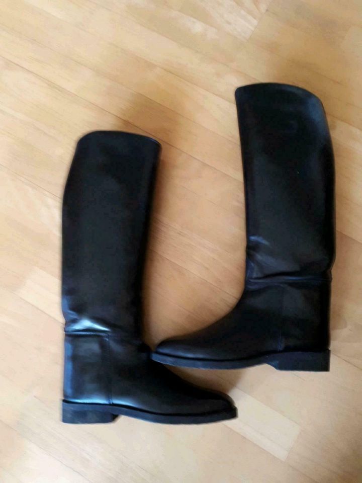 LEDERREITSTIEFEL GR.40. Kaum getragen in Poing