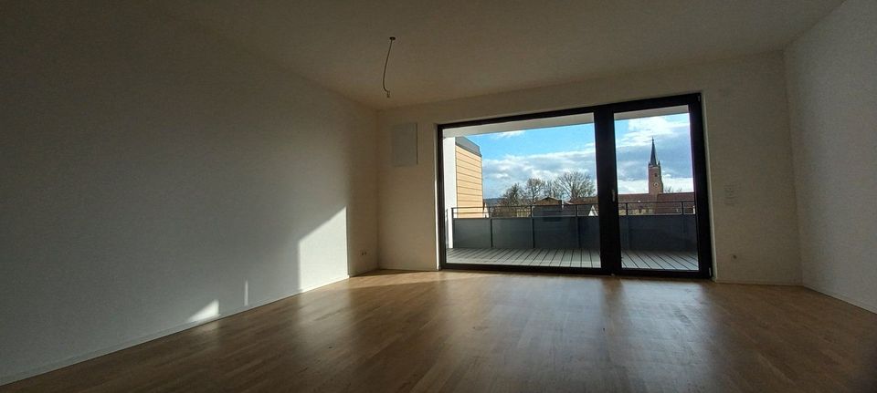 Neubau: 3 Zimmer Wohnung mit Einbauküche, Balkon und toller Aussicht ( Ref.Nr. 2.27) in Eggenfelden