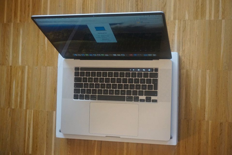 Apple MacBook Pro • 16 Zoll • 2019 • 2,6Ghz • 32GB RAM • 1 TB SSD in München