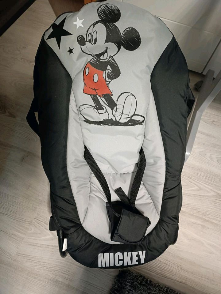 Babywippe mit Micky Mouse Motiv in Hagen