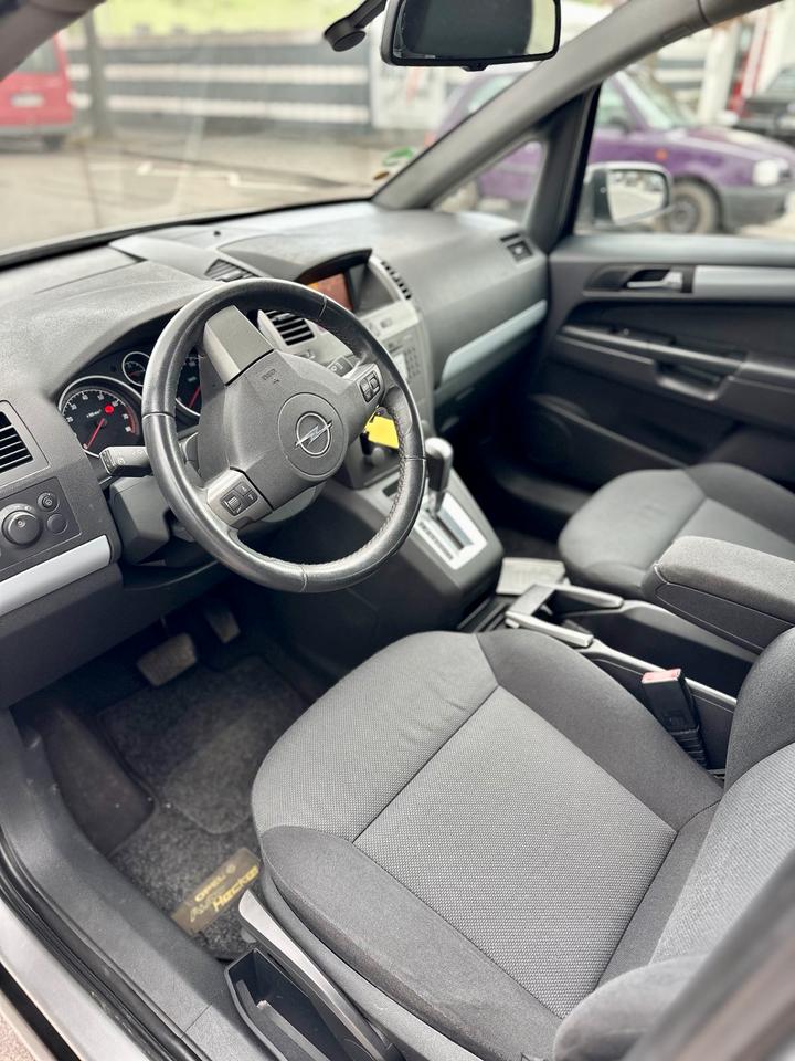 Opel Zafira 2,2 Automatik, Steuerkette NEU, 7 Sitzer, TÜV NEU in Heidelberg