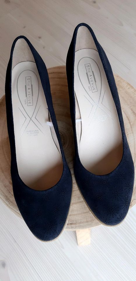 Neu Damen Leder Pumps Keilabsatz Blau ungetragen in Dormagen