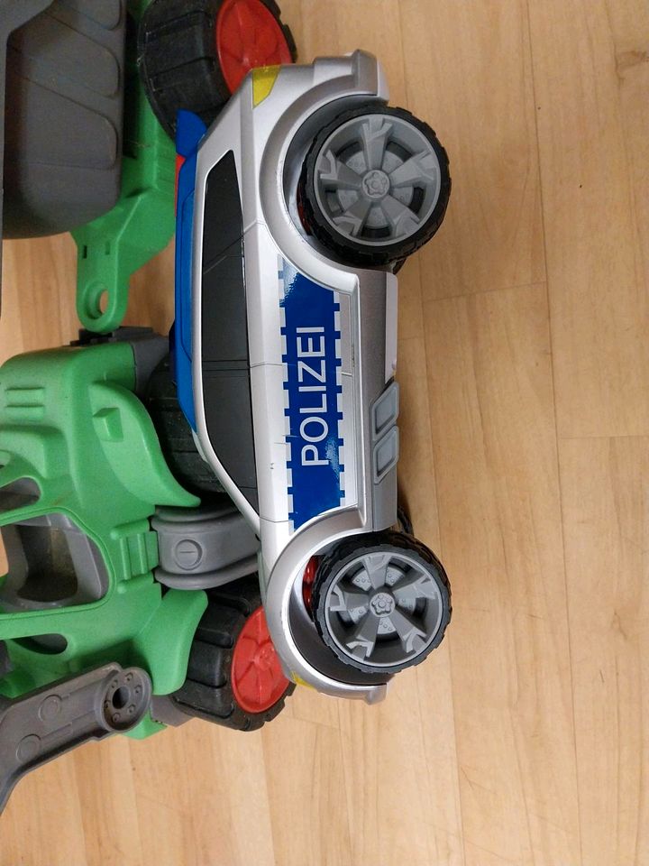 Spielzeugauto Polizei/Traktor mit Anhänger in Münchberg