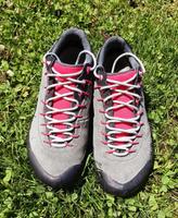 Schuhe La Sportiva Leder Goretex Vibram grau 38,5 Zustand TOP Bayern - Fischbachau Vorschau