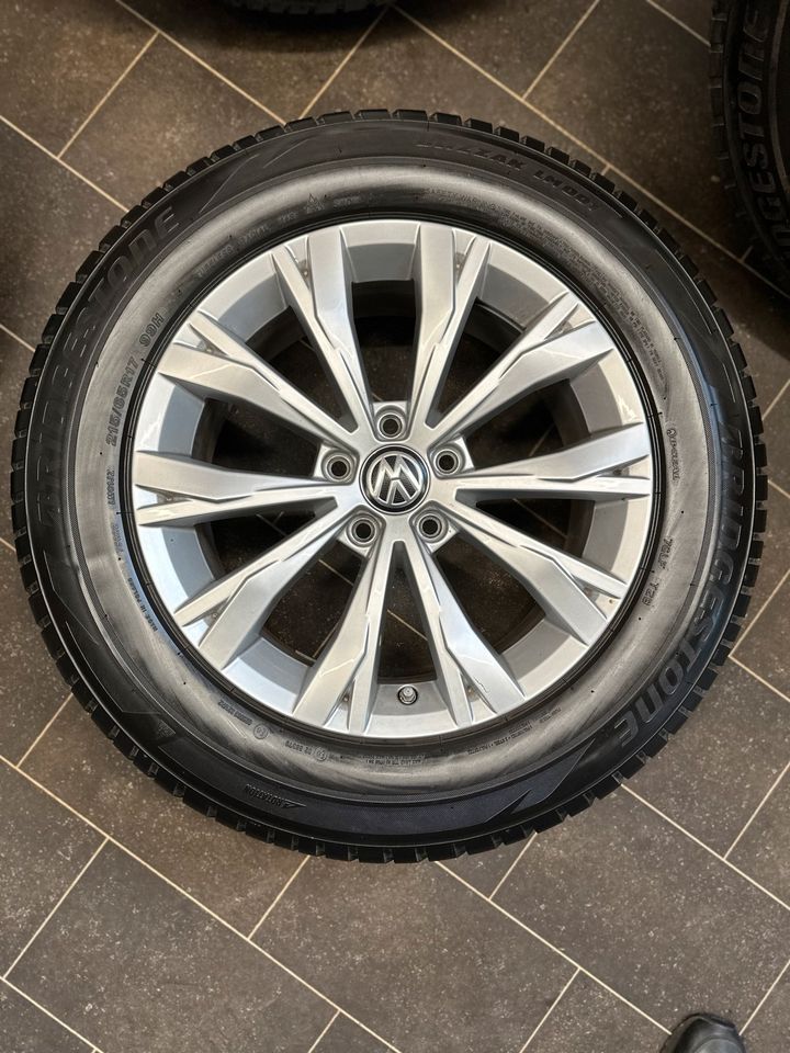 Winterreifen Winterräder Tiguan 215 65 R17 5N 5x112 Alufelgen in Halle