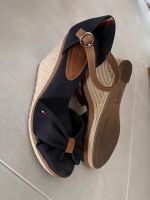 Tommy Hilfiger Sandalen Gr 39 Nordrhein-Westfalen - Voerde (Niederrhein) Vorschau