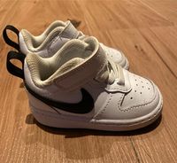Kinderschuhe der Marke Nike in schwarz- weiß, Größe 18,5 Hessen - Hanau Vorschau