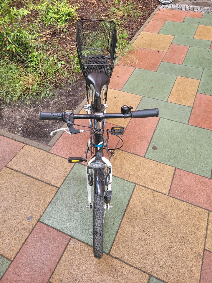 Kinderfahrrad 20'ger Fatler mit Korb in Berlin