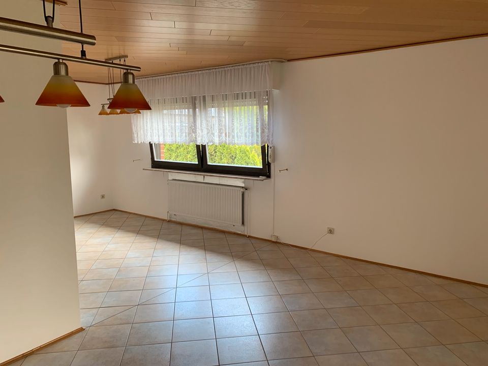 Einfamilienhaus voll unterkellert mit Garage, 4 Zimmer und EBK in Sassenburg