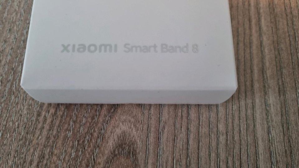 SmartWatch Xiaomi Smart Band 8 gold - NEU & OVP in Mülheim (Ruhr)