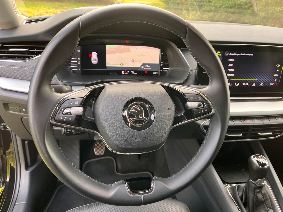 Skoda Octavia 1.5 TSI, Navi, Matrix, Leder, HUD uvm in Reinbek