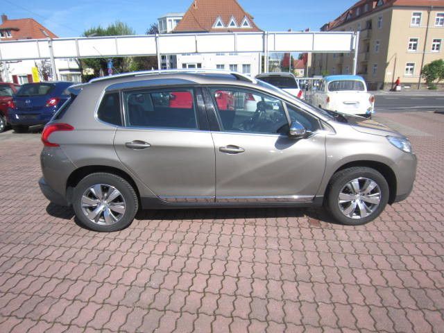 Peugeot 2008 Allure aus 1. Hand in Dresden