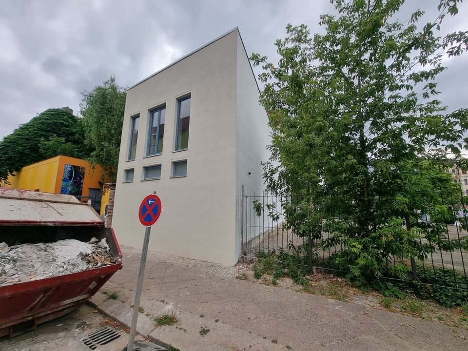 Komplett Sanierung, Fliesen, Trockenbau, Putz und Spachteln, Bodenleger, Fassaden, Restauration in Brandenburg an der Havel