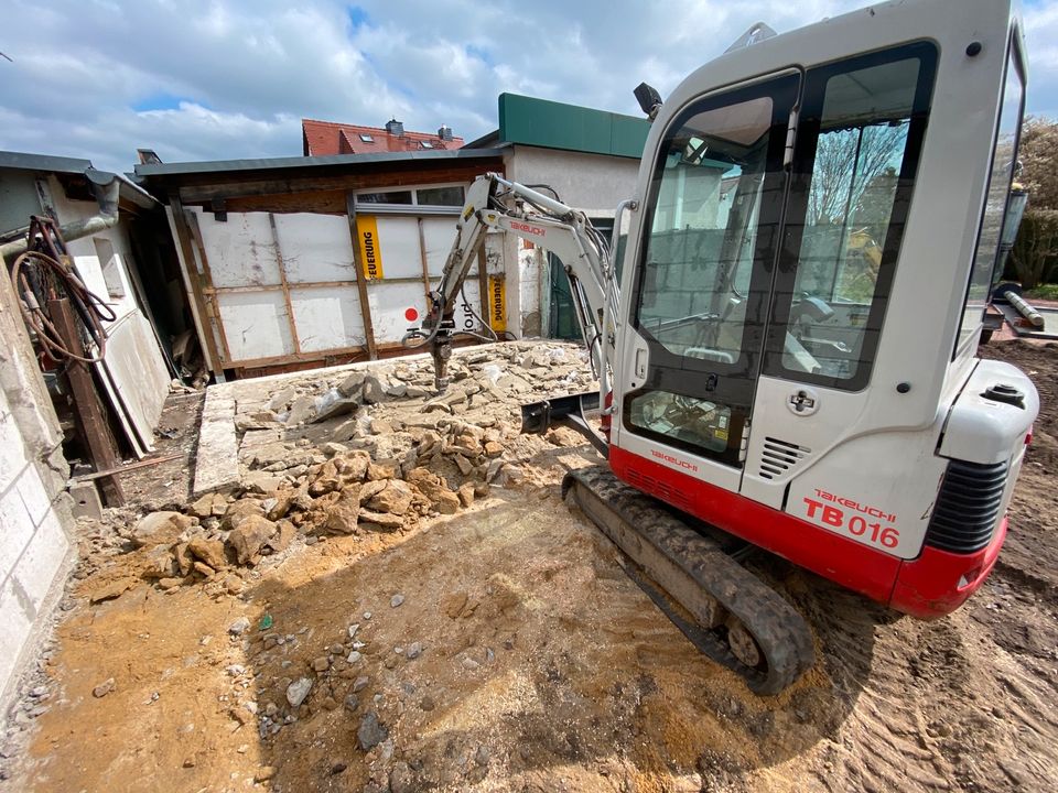 Abriss Rückbau Planieren Begradigen Bagger Minibagger in Süplingen