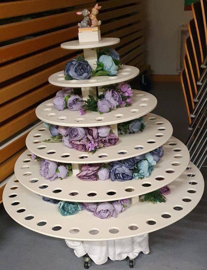 Hochzeitstorte / Eistorte aus Holz / Tortengestell für Hochzeit in Messel