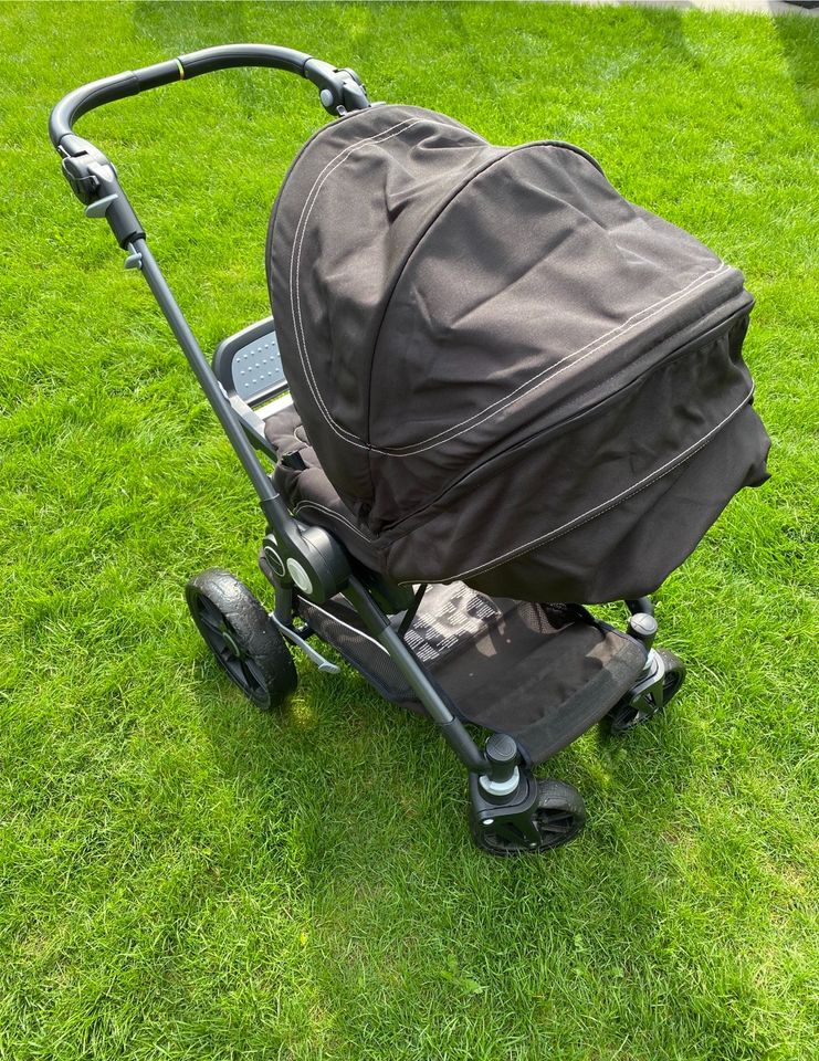 Teutonia Kinderwagen Babywagen Be You schwarz mit viel Zubehör in Bedburg