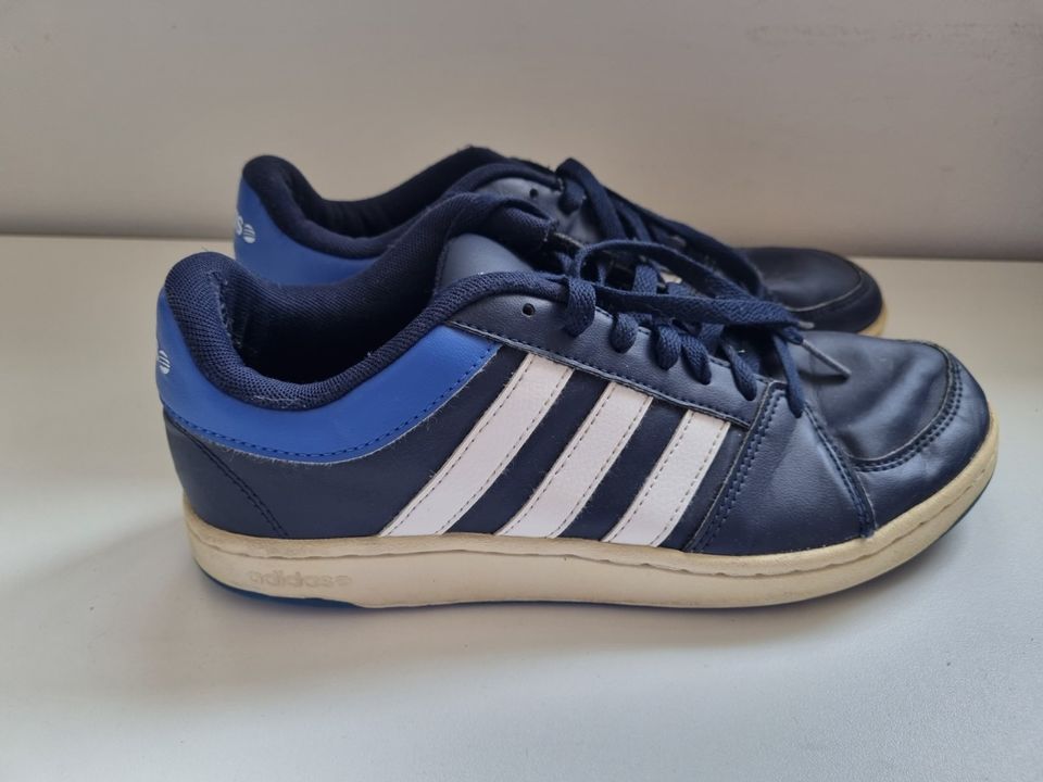 Adidas Sportschuhe Hallen- Jogging- Lauf- Freizeitschuh  gr.40,5 in Augsburg