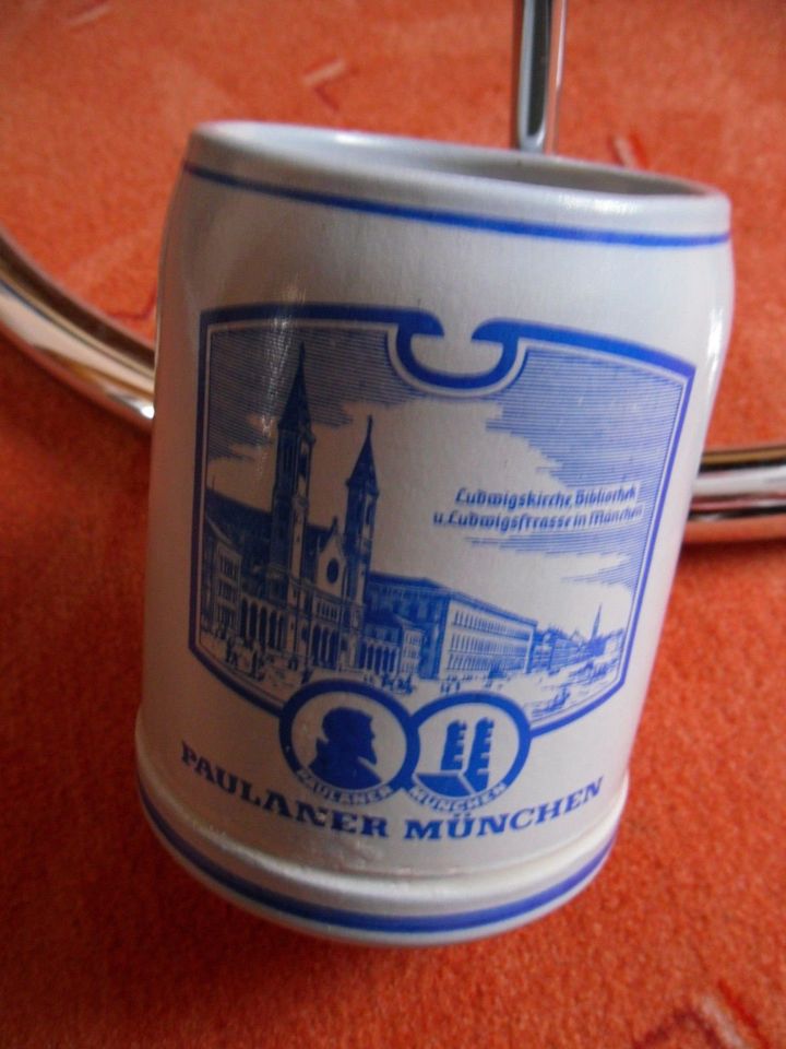 Bierkrug Paulaner München grau blau lasiert Motiv Ludwigskirche in Leipzig