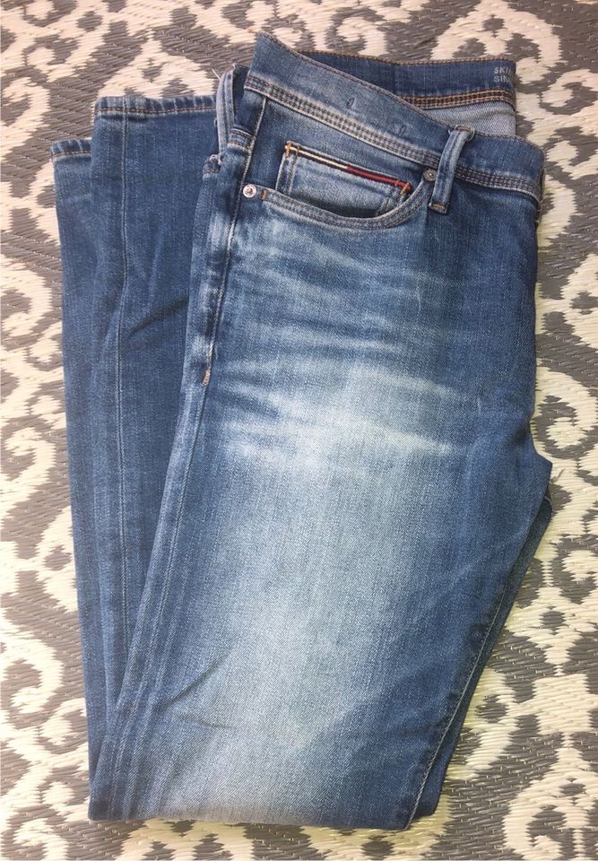 Herren Jeans Hose, Tommy Hilfiger, blau, Gr. 32/32 in Neuwied