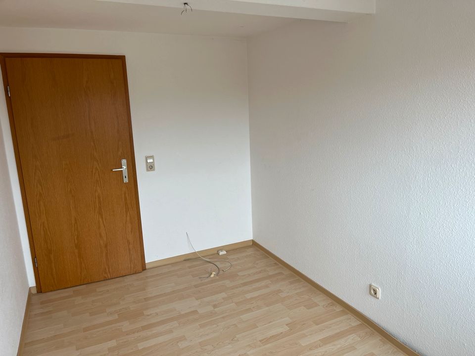 3 Zimmer Wohnung  Küche  Bad  65 qm in Mühlhausen