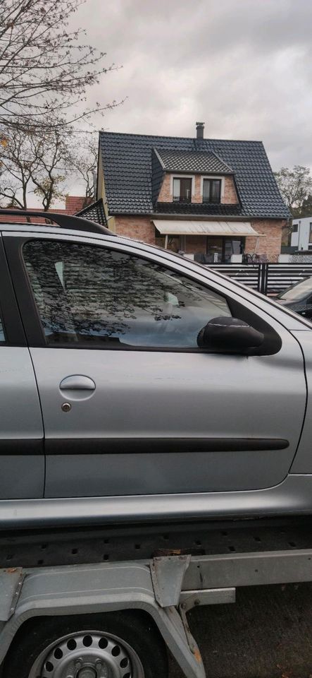 Peugeot 206SW, BJ: 2003, Tür vorne rechts Beifahrer komplett. in Berlin