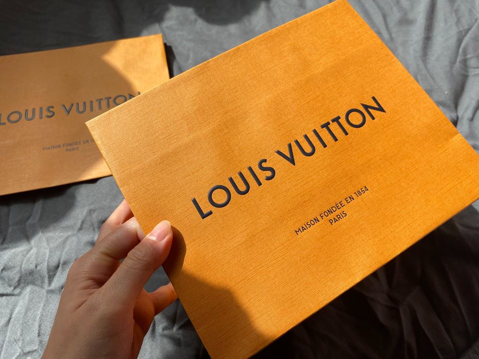 original Louis Vuitton Tüte Geschenkverpackung Papiertüte in Berlin