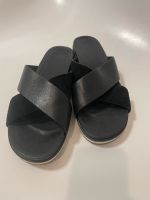 UGG Sandalen Gr. 38, wie neu Neuhausen-Nymphenburg - Neuhausen Vorschau