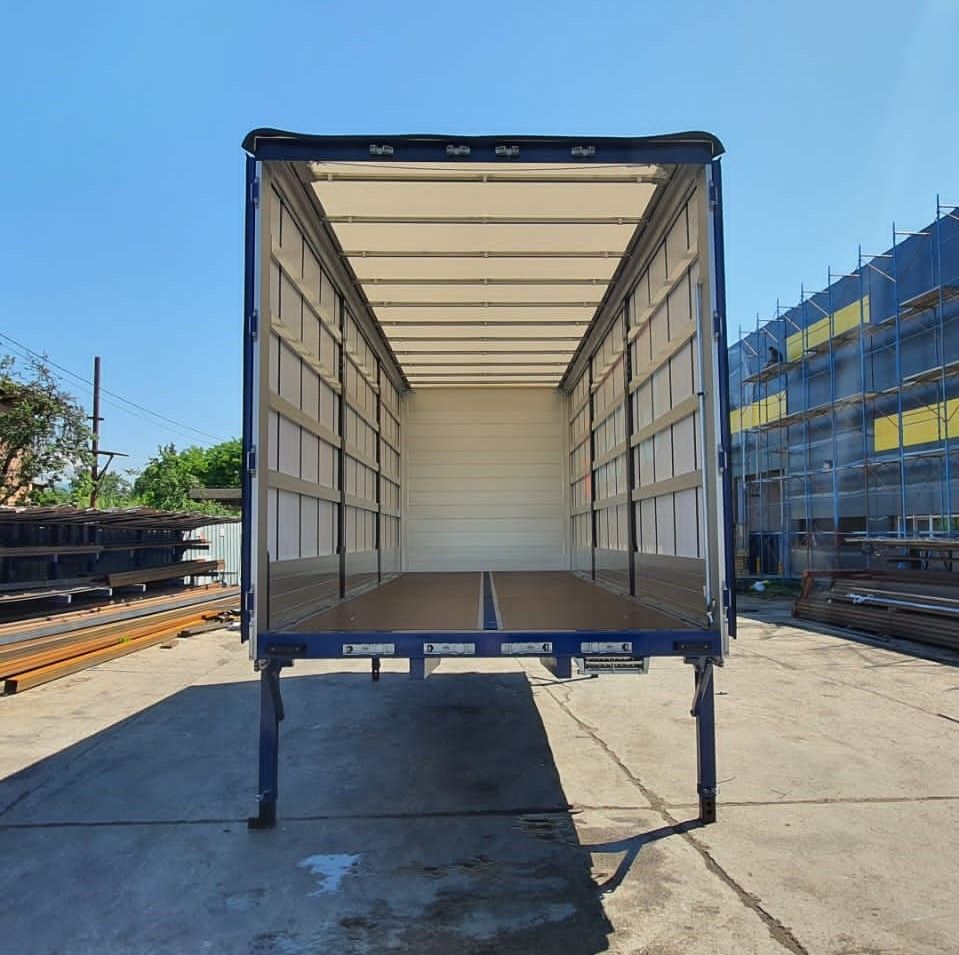 BDF-Wechelbrücke-Container mit dreiseitiger Plane in Halberstadt