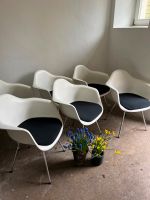 6x original Vitra Eames DAX Plastic Armchairs / schwarze Polster München - Pasing-Obermenzing Vorschau