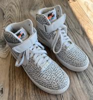Nike WMNS Air Force 1 AF1 neuwertiger Zustand Gr.38 Niedersachsen - Wunstorf Vorschau