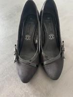 Schwarzer Pumps von Bugatti Größe 38 Baden-Württemberg - Obersontheim Vorschau