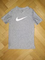 Nike T-Shirt, Gr. 158 München - Allach-Untermenzing Vorschau