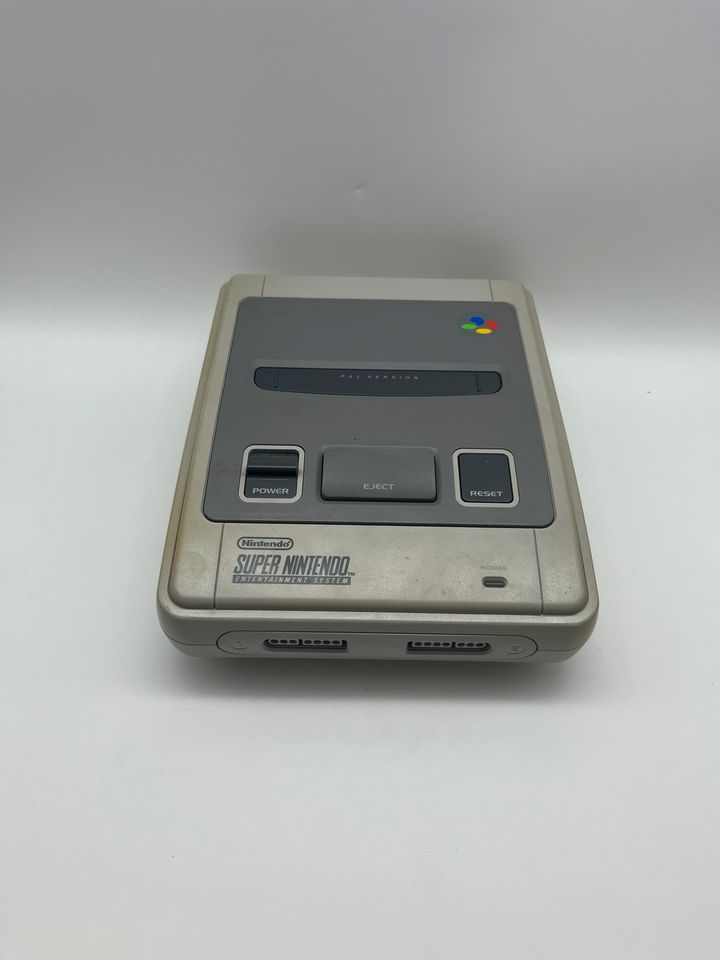 Super Nintendo - SNES Konsole - One Chip - Controller in Reiskirchen