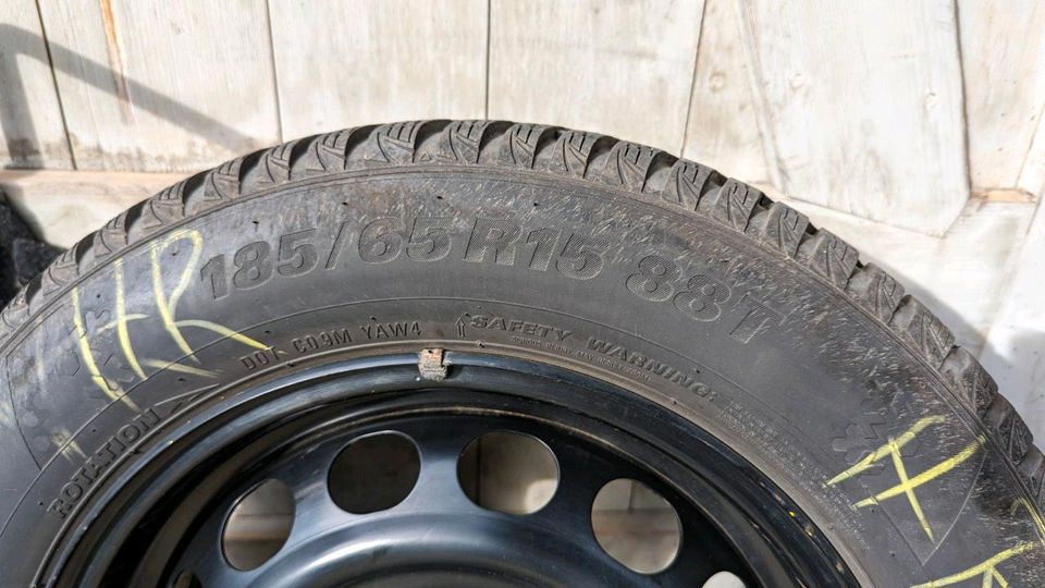 4 gebrauchte Winterreifen 185/65 R15 88T auf Opel Stahlfelgen in Stuttgart