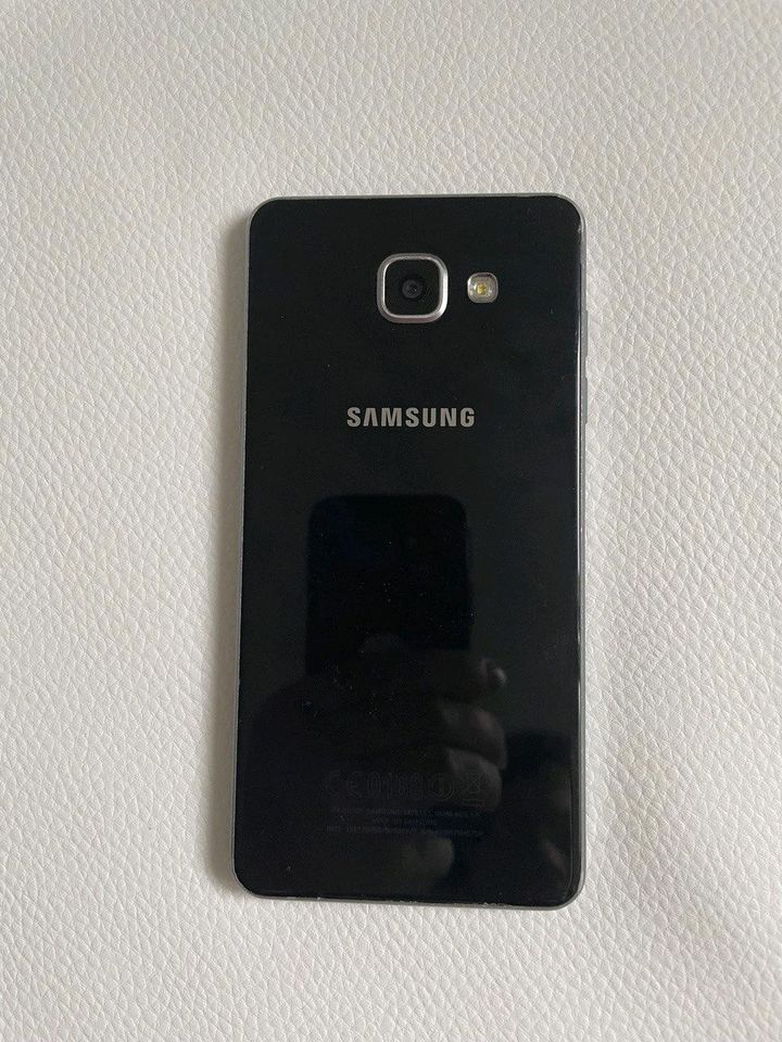Verkaufe Smartfone Samsung A5/16g in Hamburg