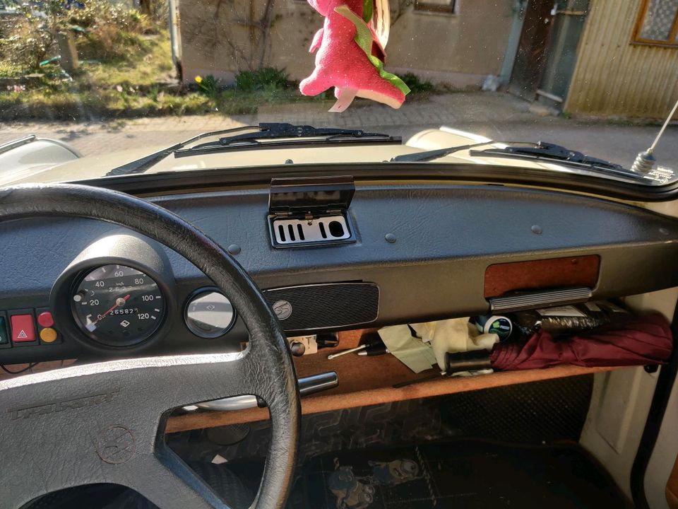 Original sehr gut erhaltener Trabant 601 mit Anhänger in Lohmen