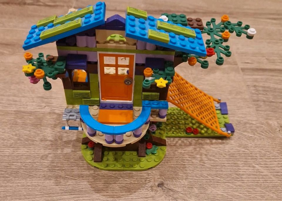 Lego Friends Mias Baumhaus in Dentlein am Forst