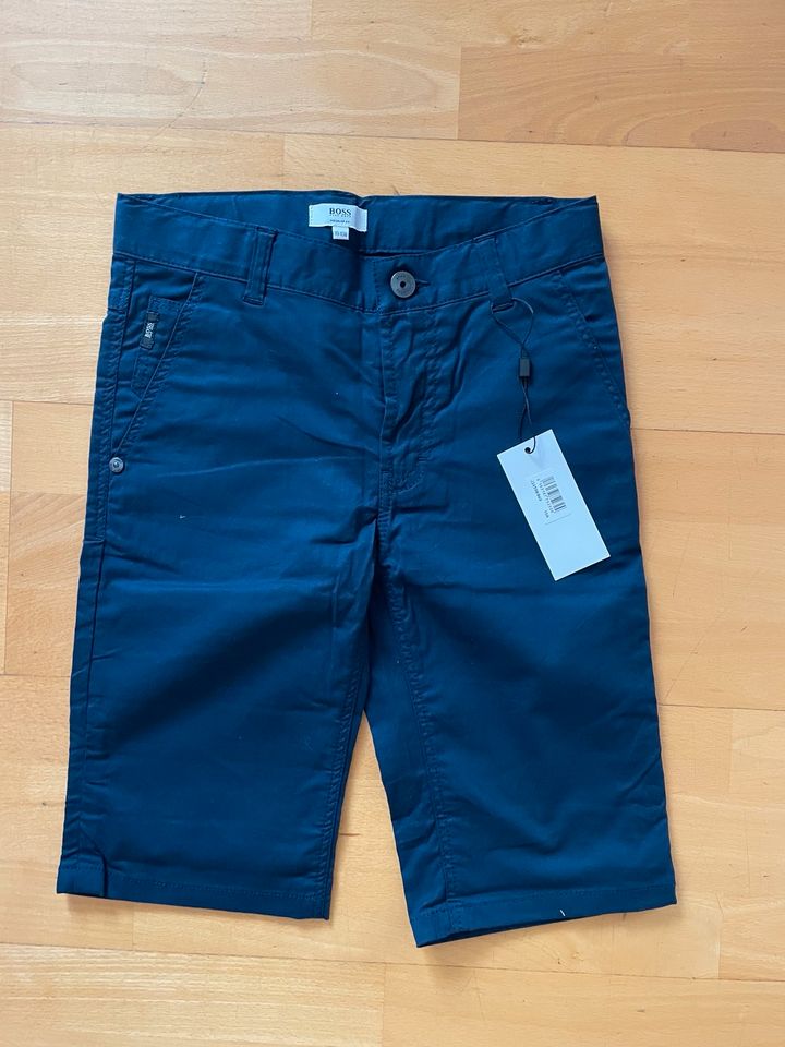 Hugo Boss kurze Hose, neu mit Etikett, dunkelblau in München