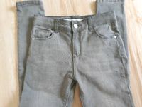 Primark Jeans, Gr. 134, grau, Knopf, Reißverschluss, stretch Sachsen - Ehrenfriedersdorf Vorschau