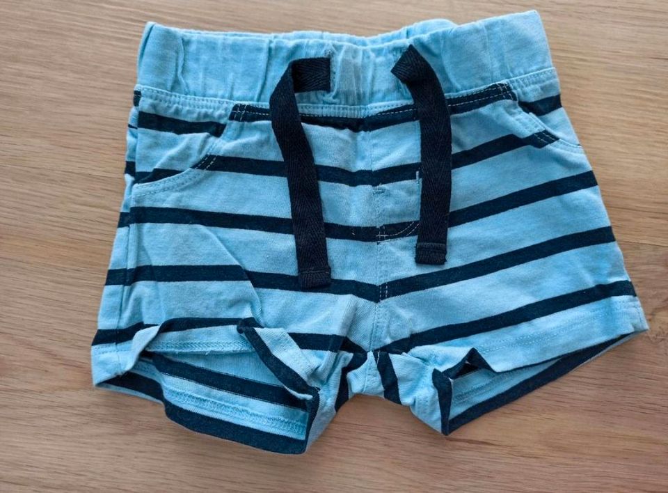 Kurze Hosen Shorts Größe 62, 62/68 in Meitingen