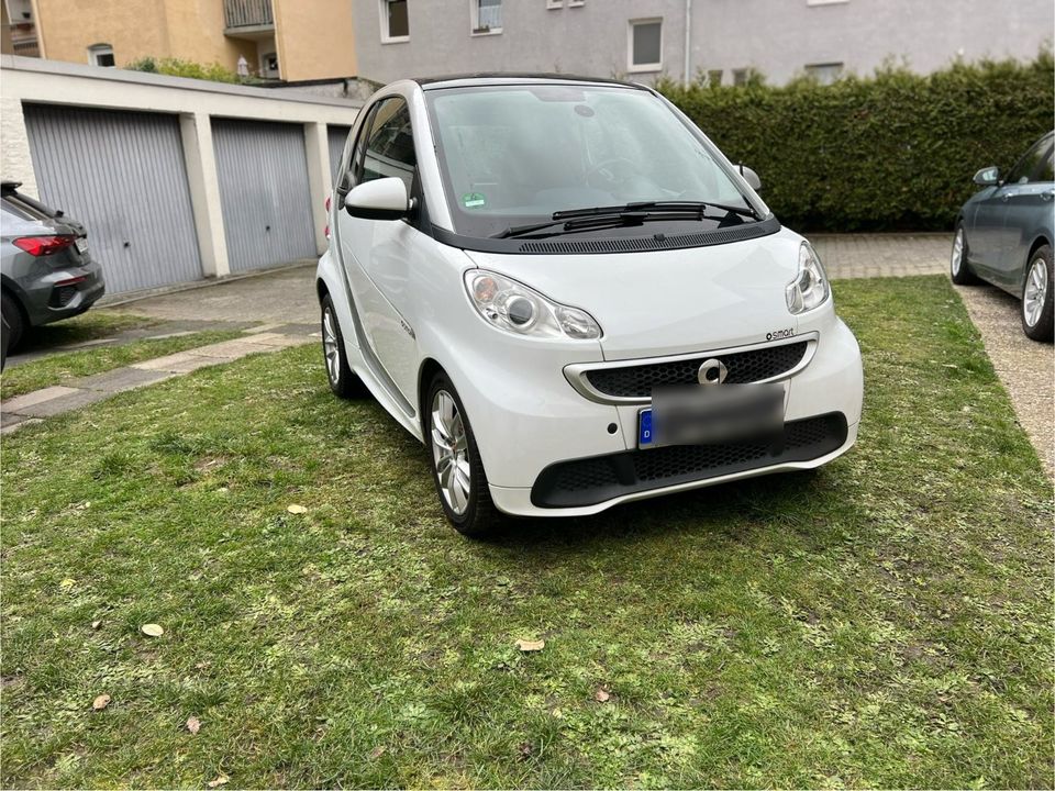 Smart ForTwo coupé 1.0 52kW mhd pure pure in Offenbach